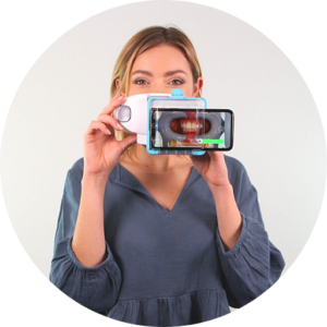 Girl scanning in dental monitoring using a scanbox